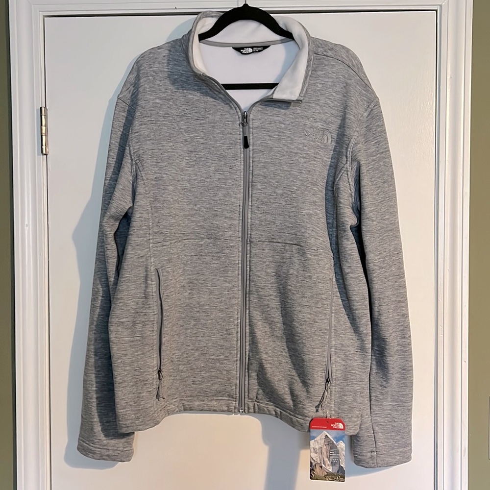 *New w/ tag* The North Face Fleece Jacket